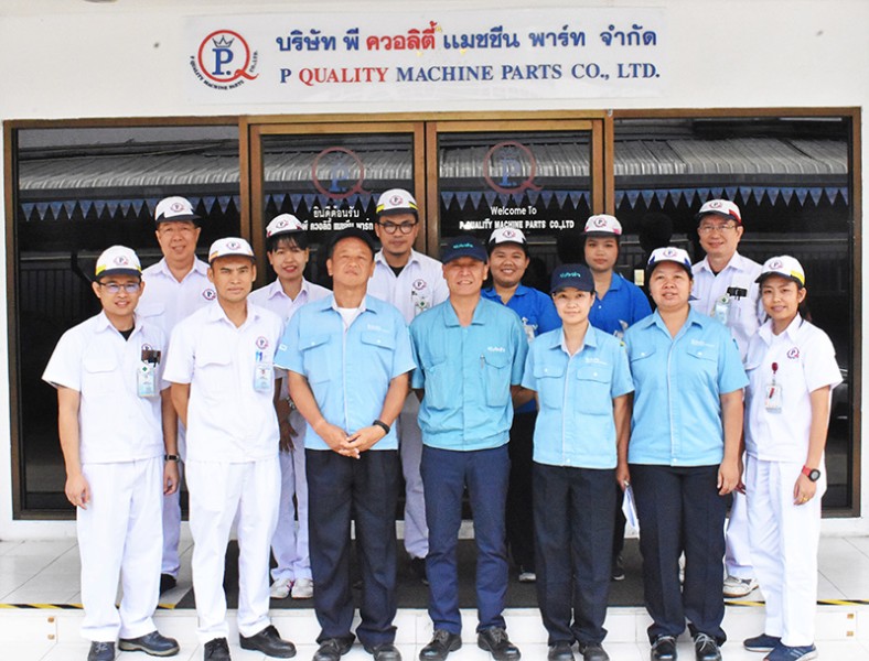 คุณพัฒนศักดิ์ แสนสมรส กรรมการผู้จัดการ บริษัทฯ ให้การต้อนรับ President Kubota Engine (Thailand)Co.,Ltd. ซึ่งได้เข้าเยี่ยมชม และติดตามความคืบหน้ากิจกรรม Kaizen Community 2019 เมื่อวันที่ 21 สิงหาคม 2562.